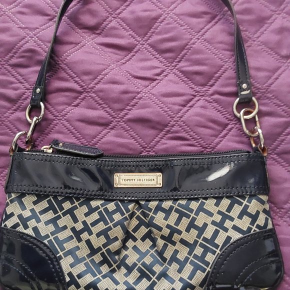 Purses - Picture 4 of 9